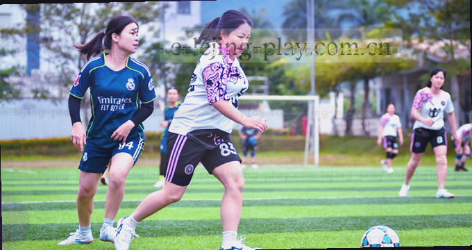 数据洪流中趋势渐显 洞察者立于潮头